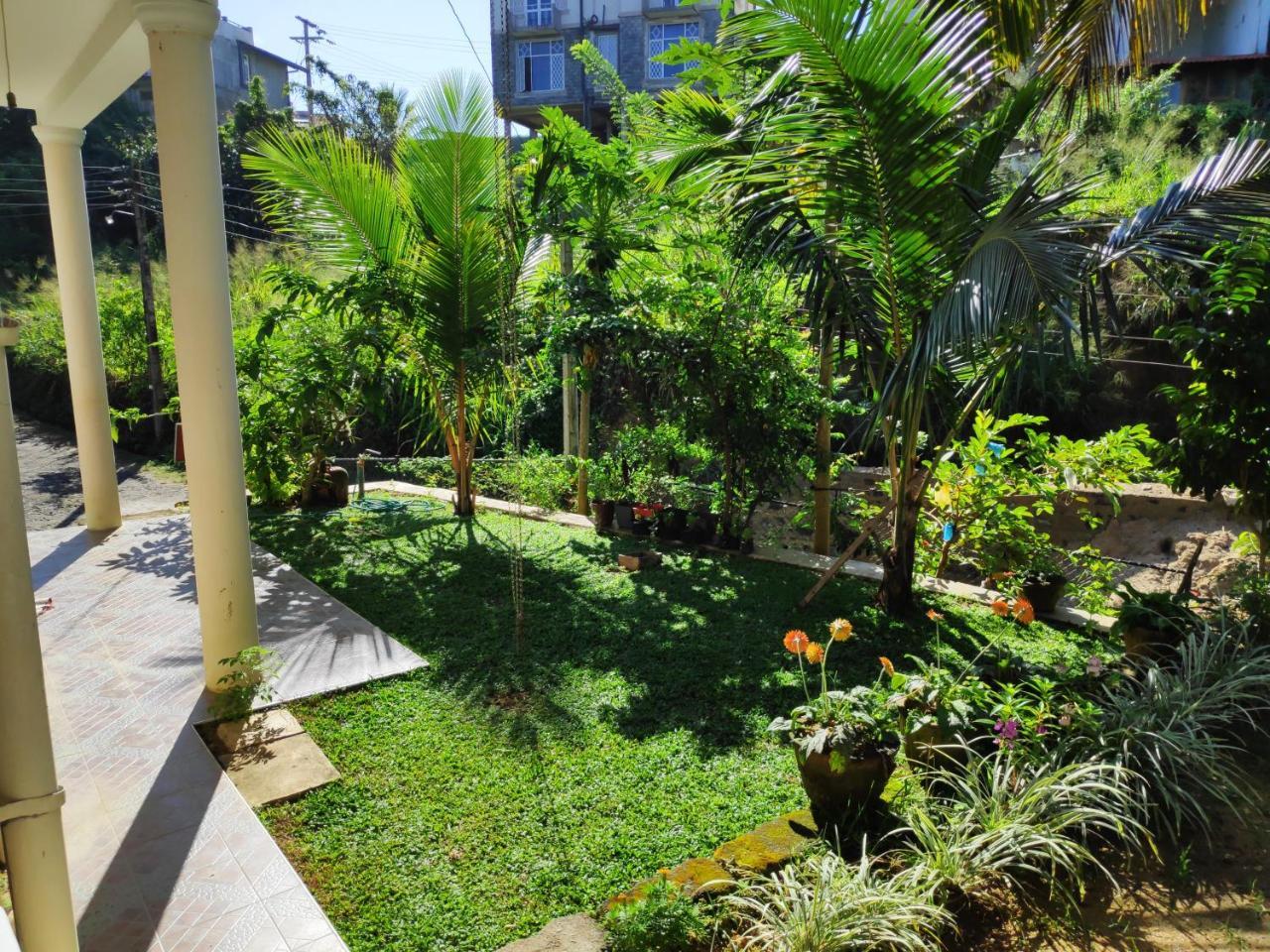 Kanda Holiday Bungalow แคนดี้ ภายนอก รูปภาพ