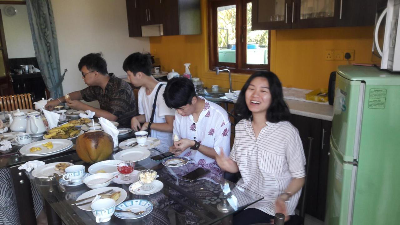 Kanda Holiday Bungalow แคนดี้ ภายนอก รูปภาพ