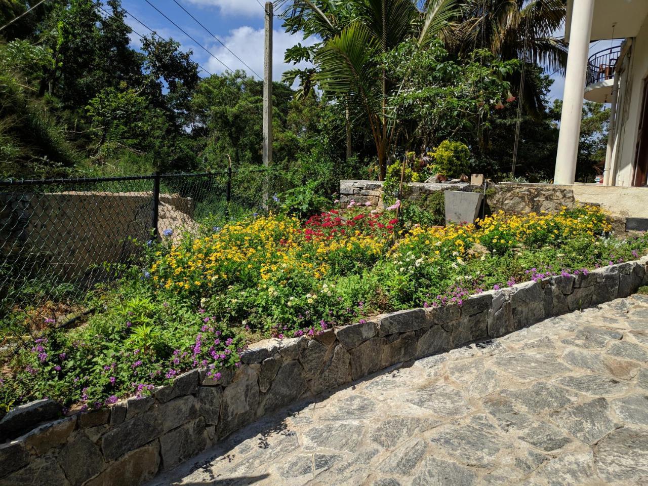 Kanda Holiday Bungalow แคนดี้ ภายนอก รูปภาพ